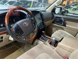 تۆیۆتا لاند کروزەر